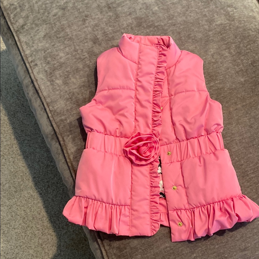 Pink Ruffled Vest with Flower Accent, size M (6-7) kids